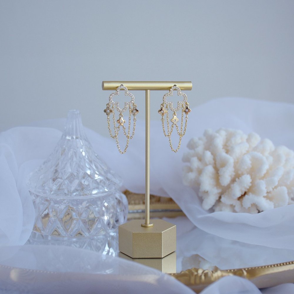 NEW 14K Gold Plated Diamond Clover Chain Earrings - Picture 5 of 5